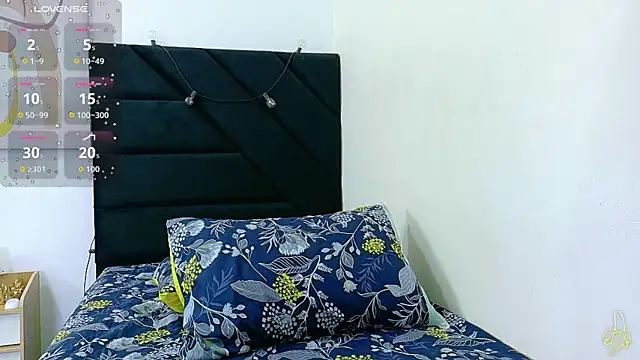 skinnyindiansluttt online show from July 31, 12:15 pm