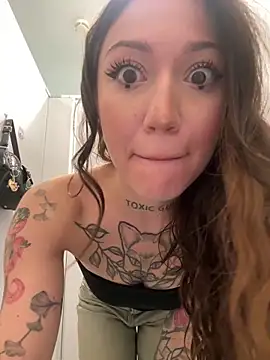 Snapshot of SaintSquirt chatting on May 20, 9:37 am SaintSquirt online show from May 20, 9:37 am