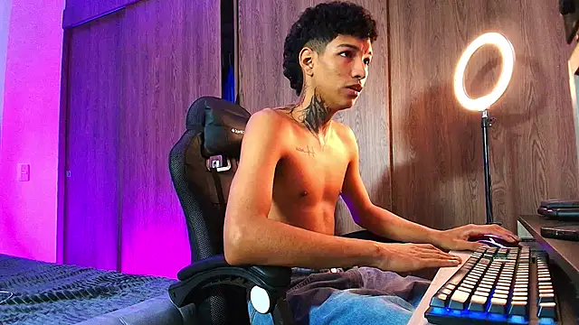 im Usuga online show from March 28, 12:05 pm