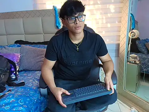 Snapshot of mathias_oberlin chatting on March 24, 7:30 pm mathias oberlin online show from March 24, 7:30 pm