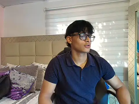 Snapshot of mathias_oberlin chatting on March 25, 7:42 pm mathias oberlin online show from March 25, 7:42 pm