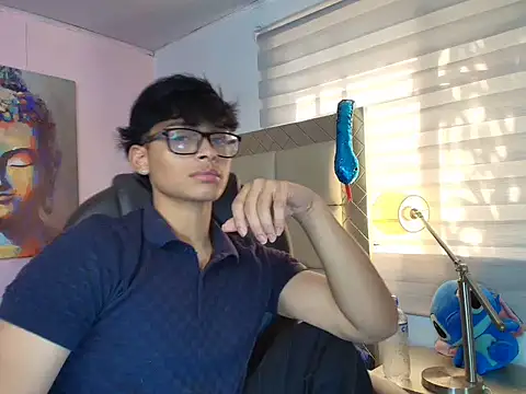 Snapshot of mathias_oberlin chatting on March 27, 7:35 pm mathias oberlin online show from March 27, 7:35 pm