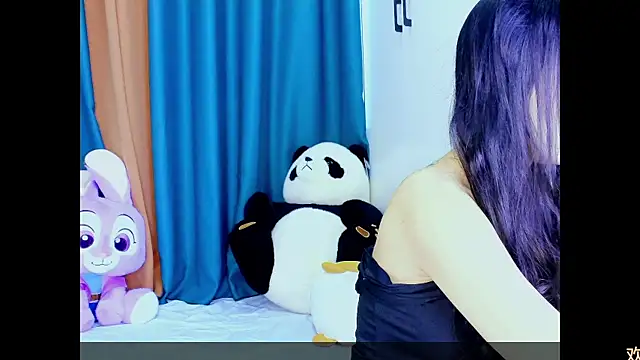 girllong520 online show from April 4, 8:34 am