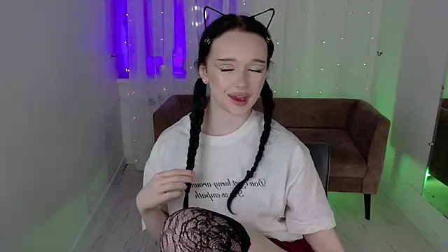 Snapshot of Flora_Ray chatting on March 28, 1:43 pm Flora Ray online show from March 28, 1:43 pm