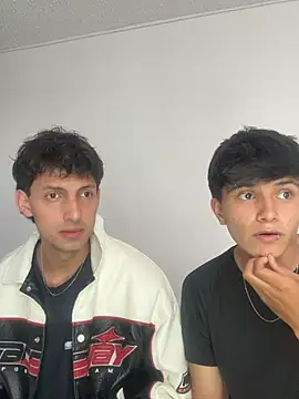 Snapshot of LYAN_DYLAN chatting on March 24, 9:53 pm LYAN DYLAN online show from March 24, 9:53 pm