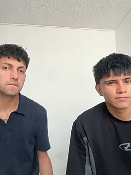 Snapshot of LYAN_DYLAN chatting on March 27, 7:24 pm LYAN DYLAN online show from March 27, 7:24 pm