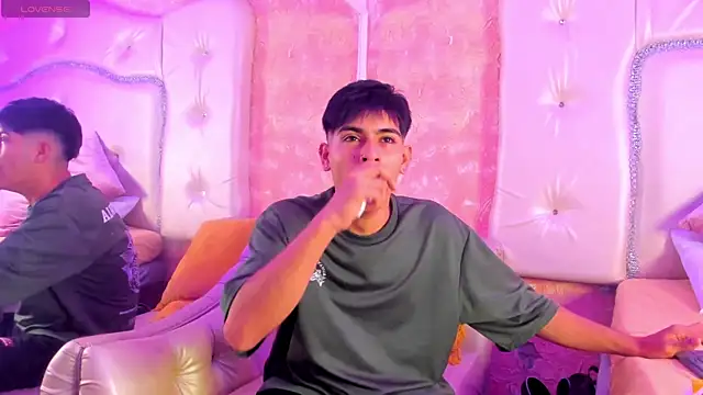 TylerCruz   online show from March 30, 1:56 pm