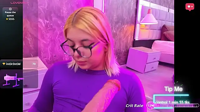 Snapshot of kimberly_cam_ chatting on June 13, 11:02 pm kimberly cam online show from June 13, 11:02 pm