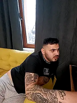 Snapshot of I_amAhille chatting on March 28, 11:32 am I amAhille online show from March 28, 11:32 am