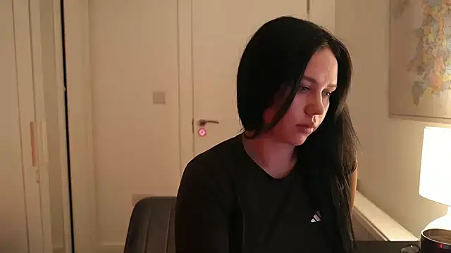 Snapshot of mira_mmira chatting on March 27, 8:19 pm mira mmira online show from March 27, 8:19 pm