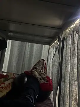 Snapshot of devlove352 chatting on March 26, 8:14 pm devlove352 online show from March 26, 8:14 pm