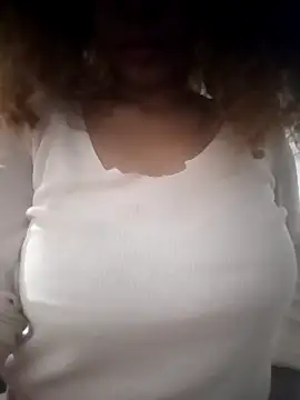 Snapshot of SolashLitzy_Curly chatting on June 12, 8:24 am SolashLitzy Curly online show from June 12, 8:24 am
