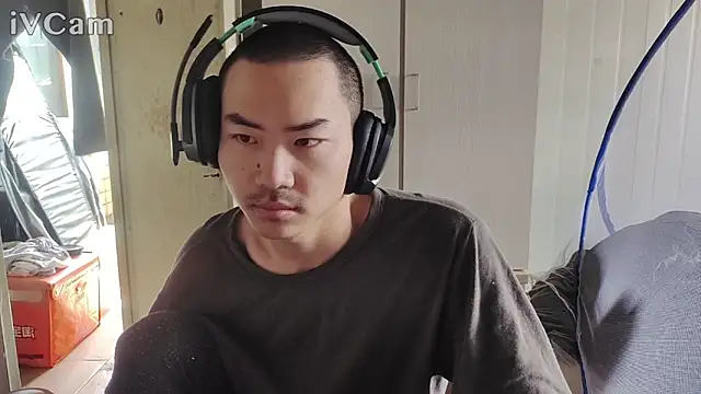 Snapshot of dyjdddttj chatting on March 26, 2:17 am dyjdddttj online show from March 26, 2:17 am