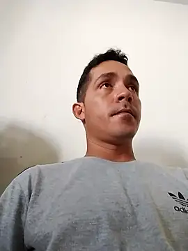 Snapshot of Gabriel_leon33 chatting on March 28, 9:03 pm Gabriel leon33 online show from March 28, 9:03 pm