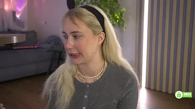 Snapshot of _Kateline_ chatting on March 24, 4:12 pm Kateline online show from March 24, 4:12 pm