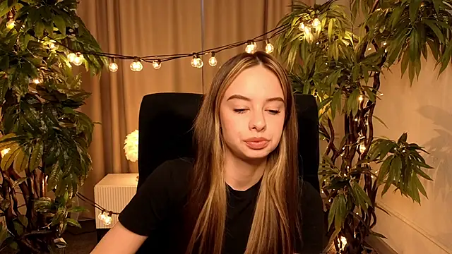 Snapshot of BeverlyRiley chatting on March 28, 8:58 am BeverlyRiley online show from March 28, 8:58 am