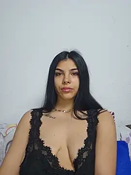 Crissdesire online show from June 20, 5:43 am
