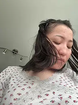 Snapshot of Molly242424- chatting on March 24, 1:49 pm Molly242424- online show from March 24, 1:49 pm