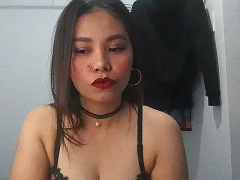 Snapshot of ShyShopia chatting on March 30, 9:21 am ShyShopia online show from March 30, 9:21 am