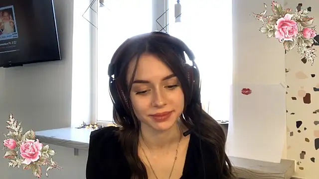 Snapshot of SlippyEngine chatting on March 27, 8:26 am SlippyEngine online show from March 27, 8:26 am