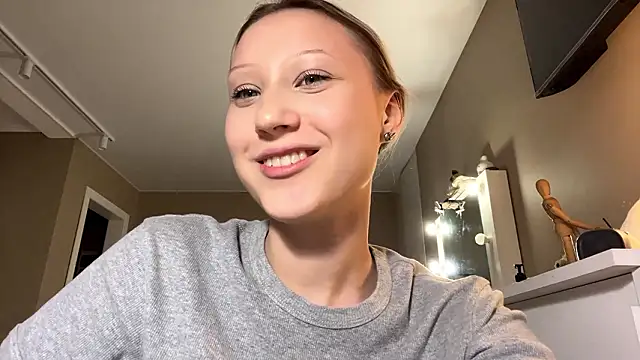 Snapshot of VibeAnna chatting on March 24, 6:24 pm VibeAnna online show from March 24, 6:24 pm