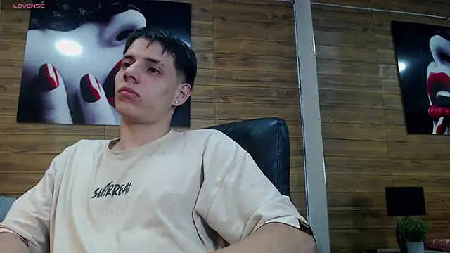 Snapshot of RoaSexi25 chatting on March 25, 3:01 am RoaSexi25 online show from March 25, 3:01 am