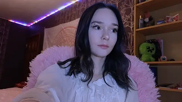 baby onface online show from June 15, 6:21 pm