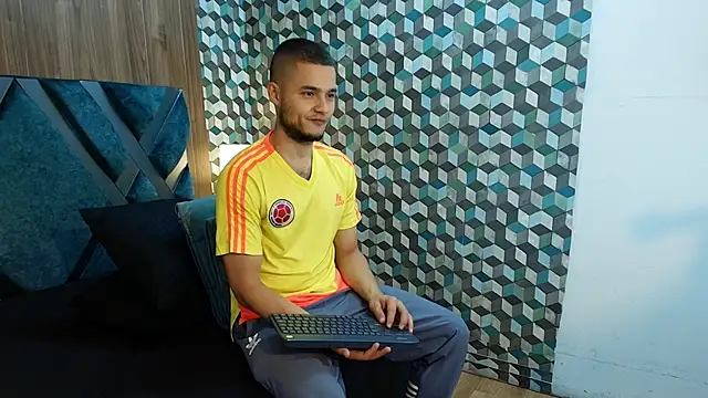 Joaho Fernandez online show from June 13, 9:46 pm