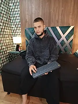 Joaho Fernandez online show from July 2, 3:23 am