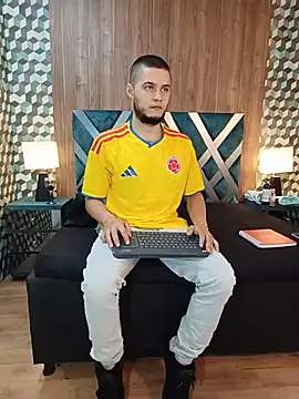 Joaho Fernandez online show from July 3, 9:32 pm