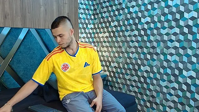 Joaho Fernandez online show from July 7, 8:02 pm