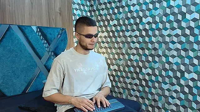 Joaho Fernandez online show from July 12, 4:42 pm