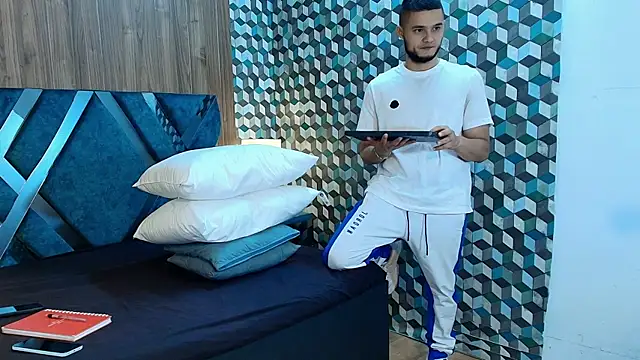 Joaho Fernandez online show from July 30, 9:14 pm