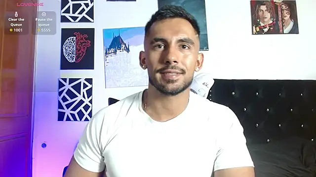 romanpearce  online show from June 27, 10:59 pm