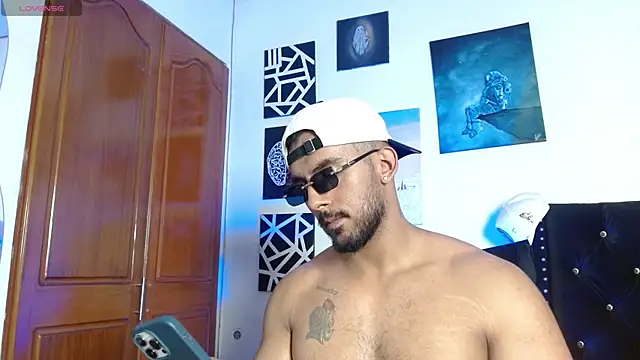 romanpearce  online show from July 4, 8:37 pm