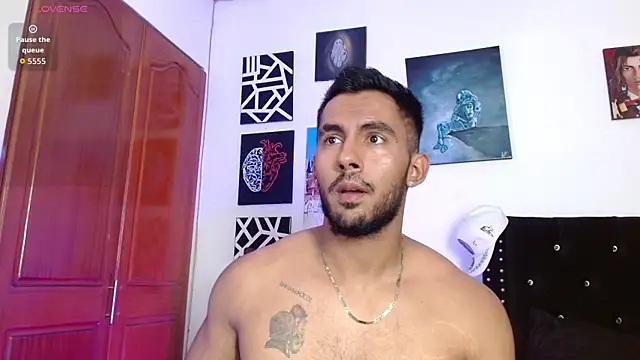romanpearce  online show from July 9, 9:19 pm