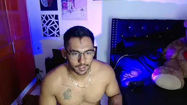 romanpearce  online show from July 11, 7:38 pm