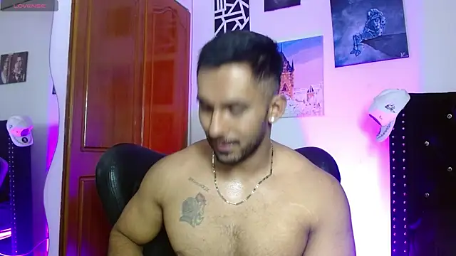 romanpearce  online show from July 27, 5:53 pm