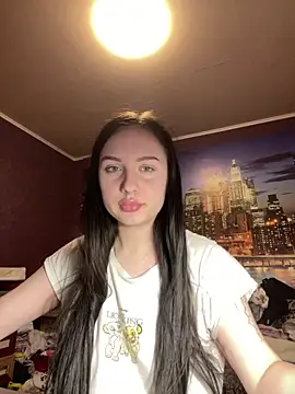 Snapshot of Avellya chatting on March 27, 2:39 pm Avellya online show from March 27, 2:39 pm