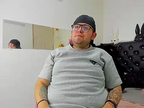 Snapshot of Xavier_Blaze chatting on March 29, 3:23 pm Xavier Blaze online show from March 29, 3:23 pm