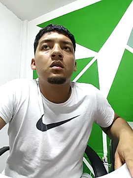 Snapshot of Itsdavidxxx chatting on March 26, 9:42 pm Itsdavidxxx online show from March 26, 9:42 pm