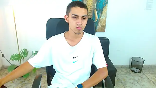 Snapshot of lucass_18 chatting on March 27, 8:41 pm lucass 18 online show from March 27, 8:41 pm