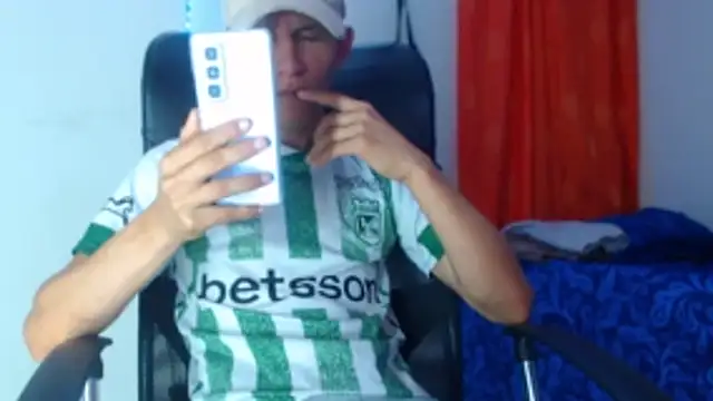 Snapshot of alejandro_stone12 chatting on March 25, 12:00 pm alejandro stone12 online show from March 25, 12:00 pm