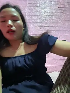 Snapshot of Hyn-x chatting on March 25, 4:07 am Hyn-x online show from March 25, 4:07 am