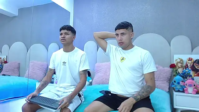 Snapshot of party_duo_playboy chatting on March 27, 3:01 am party duo playboy online show from March 27, 3:01 am