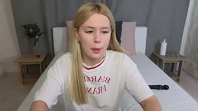MelissaAvis online show from June 3, 5:21 am
