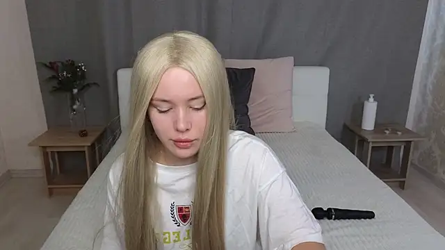 MelissaAvis online show from July 12, 5:31 am
