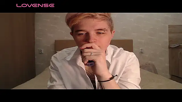 ErlineAbey online show from March 30, 4:52 pm