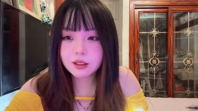 thelittlexx online show from April 18, 8:07 am