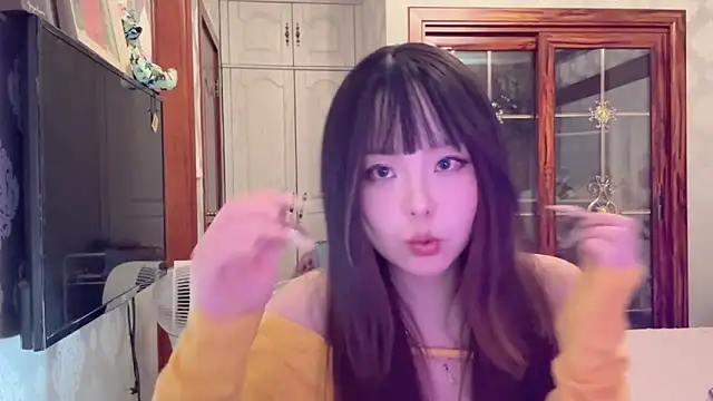 thelittlexx online show from April 22, 7:44 am